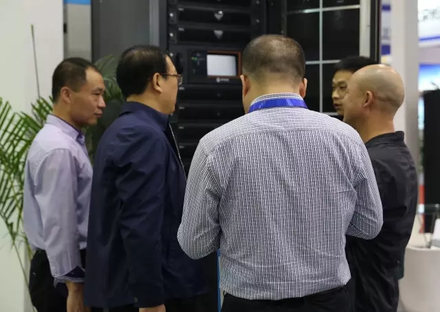趣体育销售人员接待客户